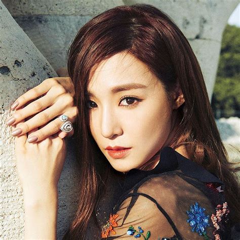 Snsd Tiffany Graces Elle Hong Kong S October Issue