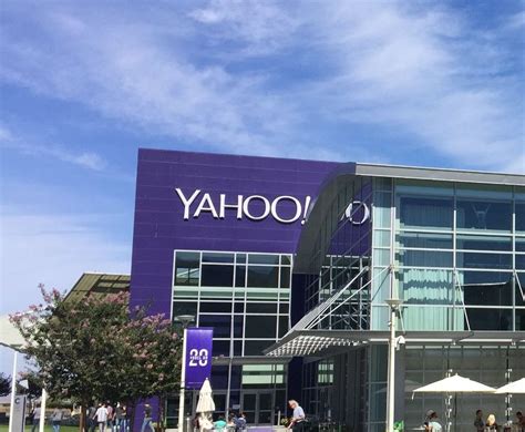 yahoo updates number  compromised accounts  lincolnian
