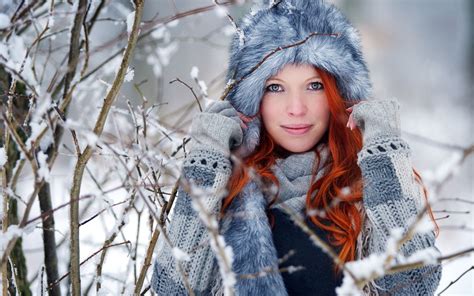 Women Females Face Eyes Pov Winter Snow Fashion Glamour Models