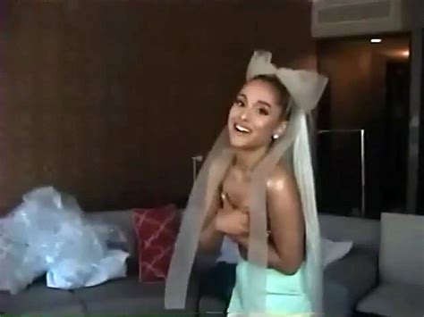 ariana grande nude leaked pics and porn video