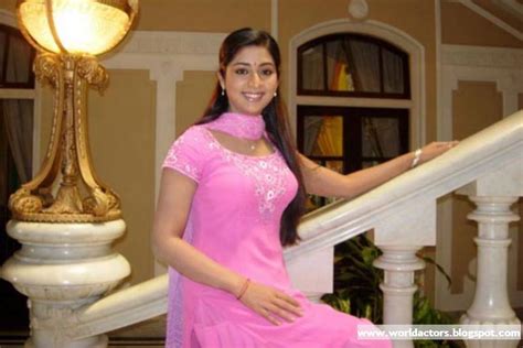 mallu famous actress navya nair mind blowing picture