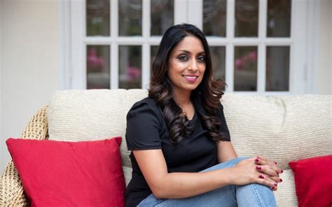 Meet Isa Guha The World Cup Winning Cricketer Taking The Ashes