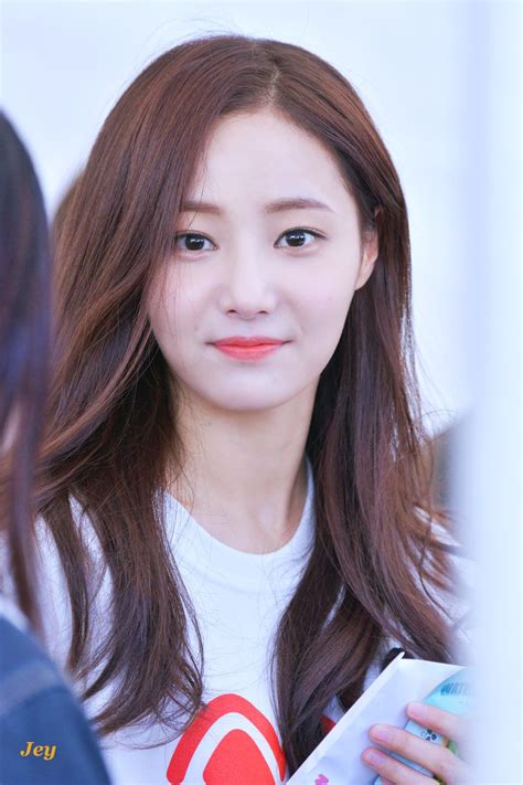 Here’s How Each Member Of Momoland Looks Without Makeup