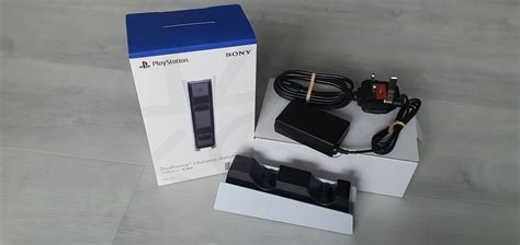 sony dualsense charging station  ps reviewed  technovore