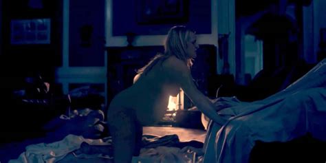 elisabeth moss labor naked scene from the handmaid s tale