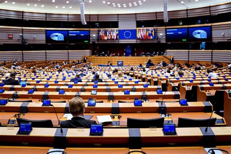 brexit european parliament sets sunday deadline  agreement