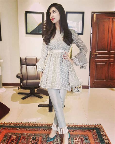 pin  saima khan  screenshots stylish dress designs pakistani fashion party wear fashion