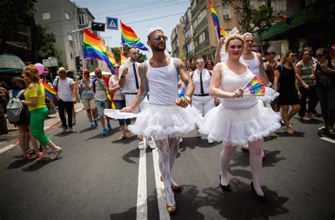tel aviv has the largest gay pride parade in the middle east this is what it looks like