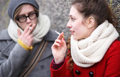 teens greater peer pressure  smoke   quit rt