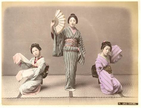anonyme japan girls dancing catawiki japanese outfits japanese clothing kyoto kimono