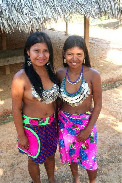panama tribe girls bathing