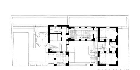 courtyard houses images  pinterest   floor plans house floor plans