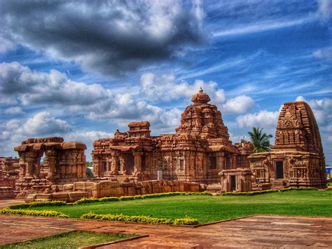 group  ancient temples  pattadakal karnataka india built