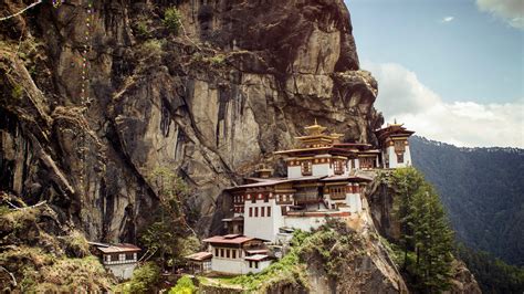 fortresses  temples  impressive sights  bhutan  adventures
