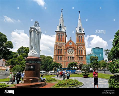 nha tho duc ba  res stock photography  images alamy