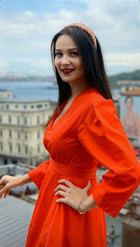 Pin By Ammara On Gulsim Ali In 2020 Turkish Women Beautiful Turkish