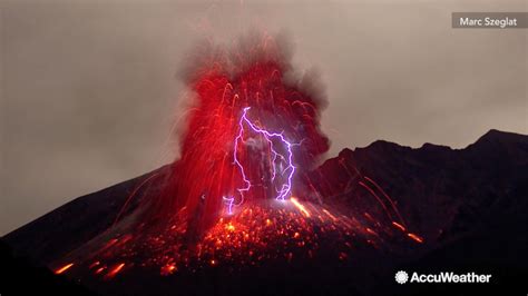 dangerous volcanoes     threatening active volcanos