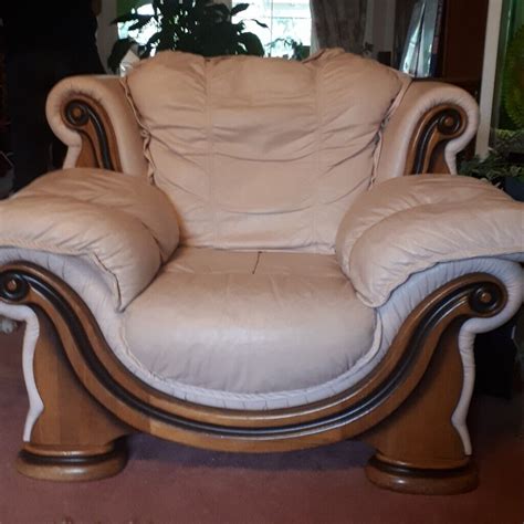 soft leather wide arm chair   leather  seater settee