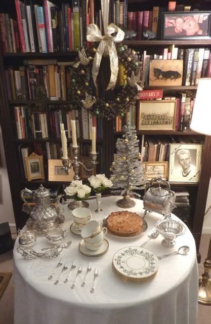 holiday decorating  entertaining   antiques  collectibles