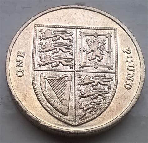 pound  elizabeth ii  present great britain coin