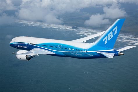 boeing  dreamliner hits problems  launch  verge