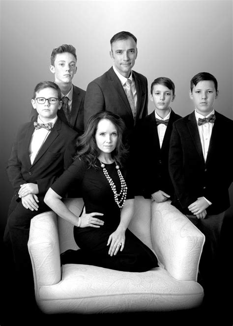 formal family portraits family photography family photoshoot family