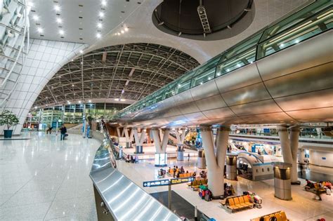 top  international airports traveler  unique
