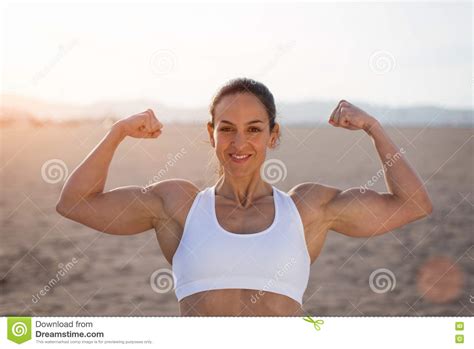 Huge Female Muscle Thighs Hot Girl Hd Wallpaper