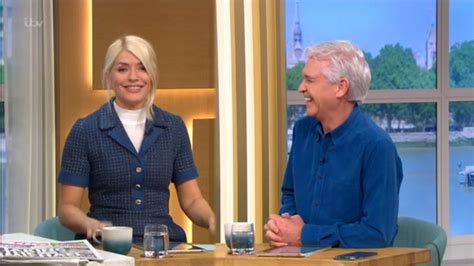 Holly Willoughby Wows This Morning Fans As She Puts On