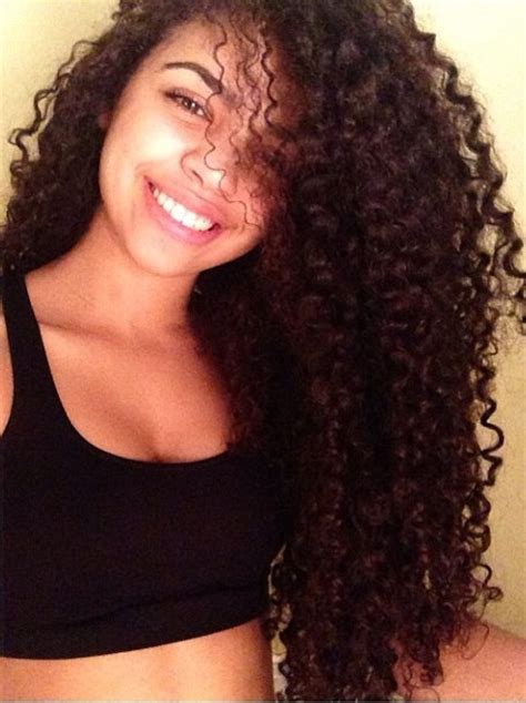 curly hair of girls via tumblr on we heart it