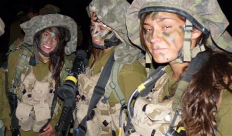 israeli female soldiers show path u s women warriors are on the