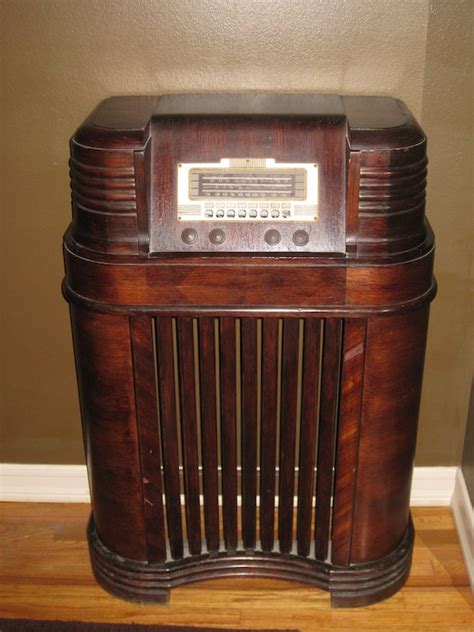 1930s Vintage Philco Radio