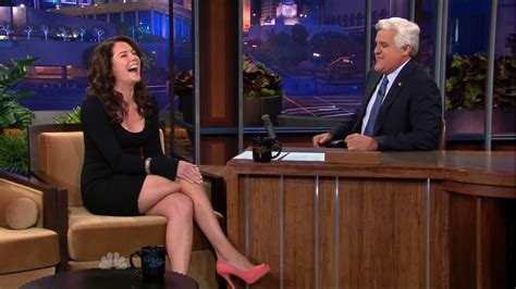 omg ladies lauren graham cleavage and leggy with jay leno august 30 2012