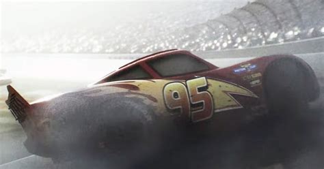 Cars 3 Trailer Lightning Mcqueen Destroyed In Fiery Wreck Us Weekly