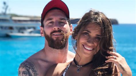 Lionel Messi And Antonella Roccuzzo Are Getting Married Get