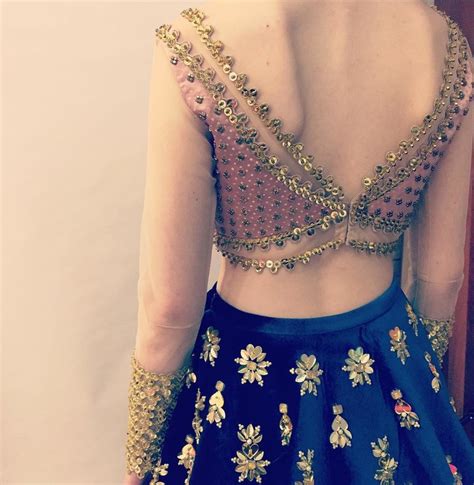 16 Blouse Back Neck Designs For Pattu Sarees That Will