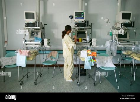 hospital ward uk beds  res stock photography  images alamy