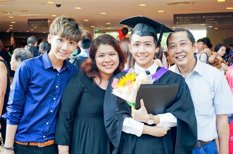 graduation family photoshoot joyous asia randy toh lifestyletravelfashiondesign