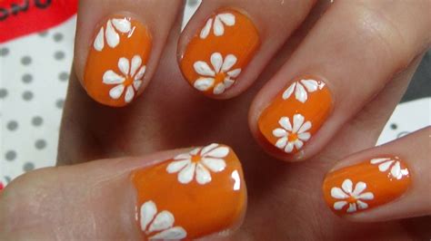 floral nail trend  spring summer