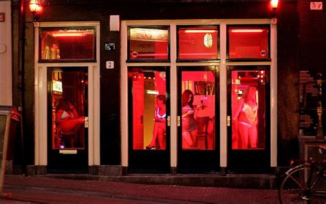 23 amsterdam the red light district ladies are like bangyoulater