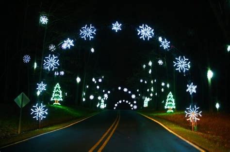 the 9 best christmas light displays in north carolina