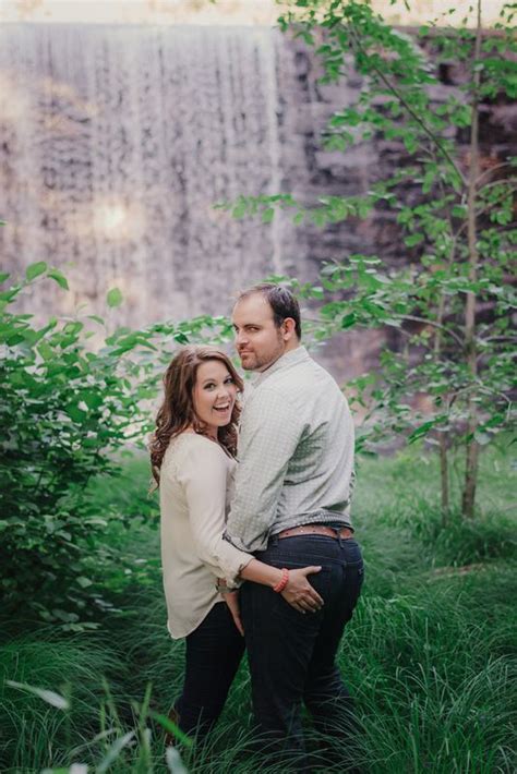 24 Engagement Photo Ideas For Couples Who Know How To Have