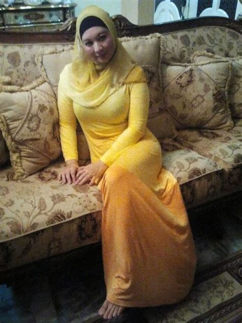 Foto Tante Janda Jilbab Hot Insyaf