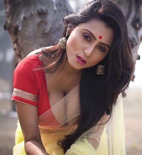 bengali maria aunty hot open cut blouse exposing huge boobs transparent saree visible indian