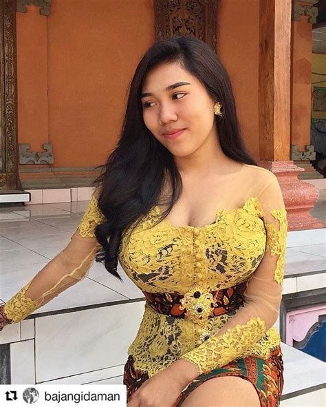 Gambar Mungkin Berisi 1 Orang Berdiri Gadis Cantik Asia Wanita
