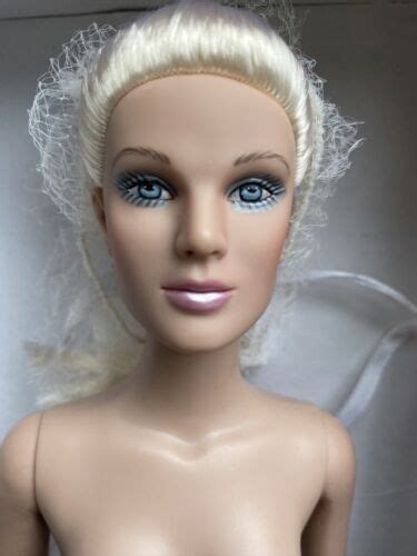 Tonner Tyler 2008 16 Nude Snow Queen Le 500 Fashion Doll Box Stand