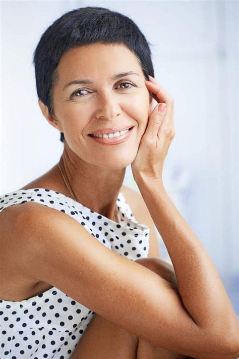 very short hairstyles for women over 50 the xerxes