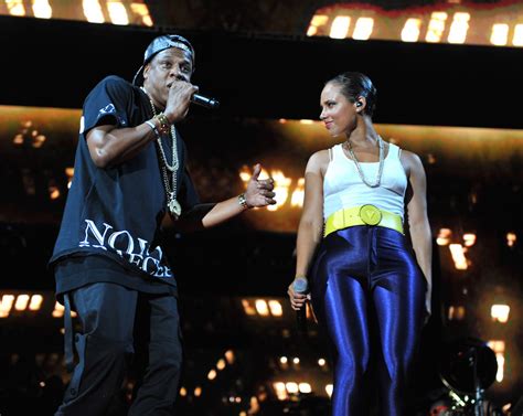 Watch Alicia Keys And Jay Z Perform Empire State Of Mind In New York