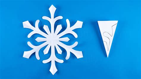 Paper Snowflake Cutting Easy How To Make A Snowflake Out Of Paper
