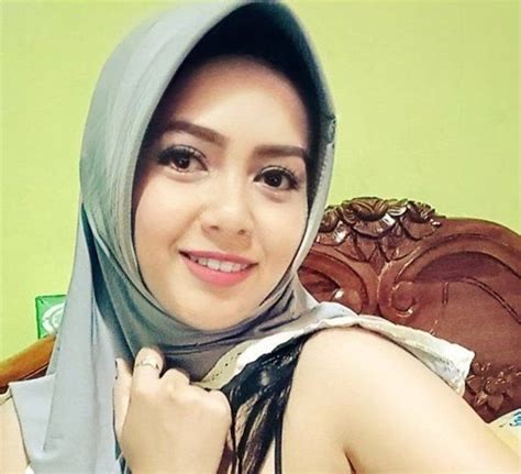 Jilbab Cantik Hot Di Twitter Cerita Sex Uang Sekolah Di Ganti